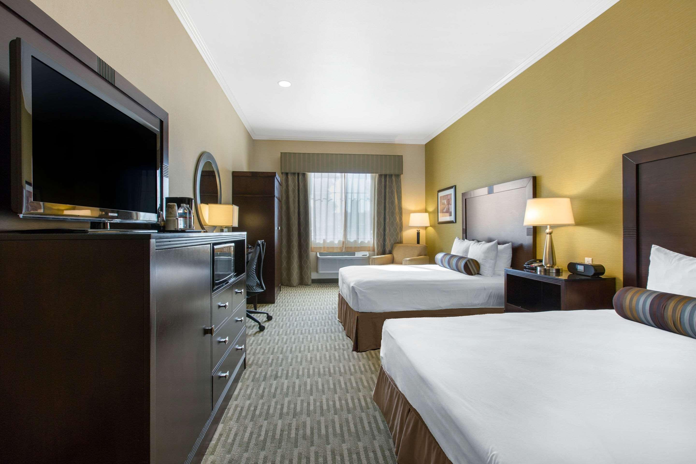 The Oaks & Hotel Paso Robles