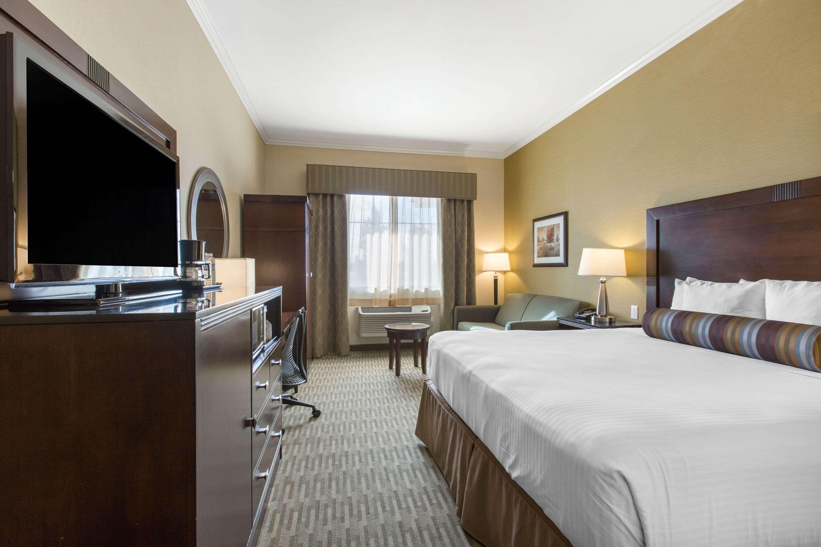Hotel The Oaks &