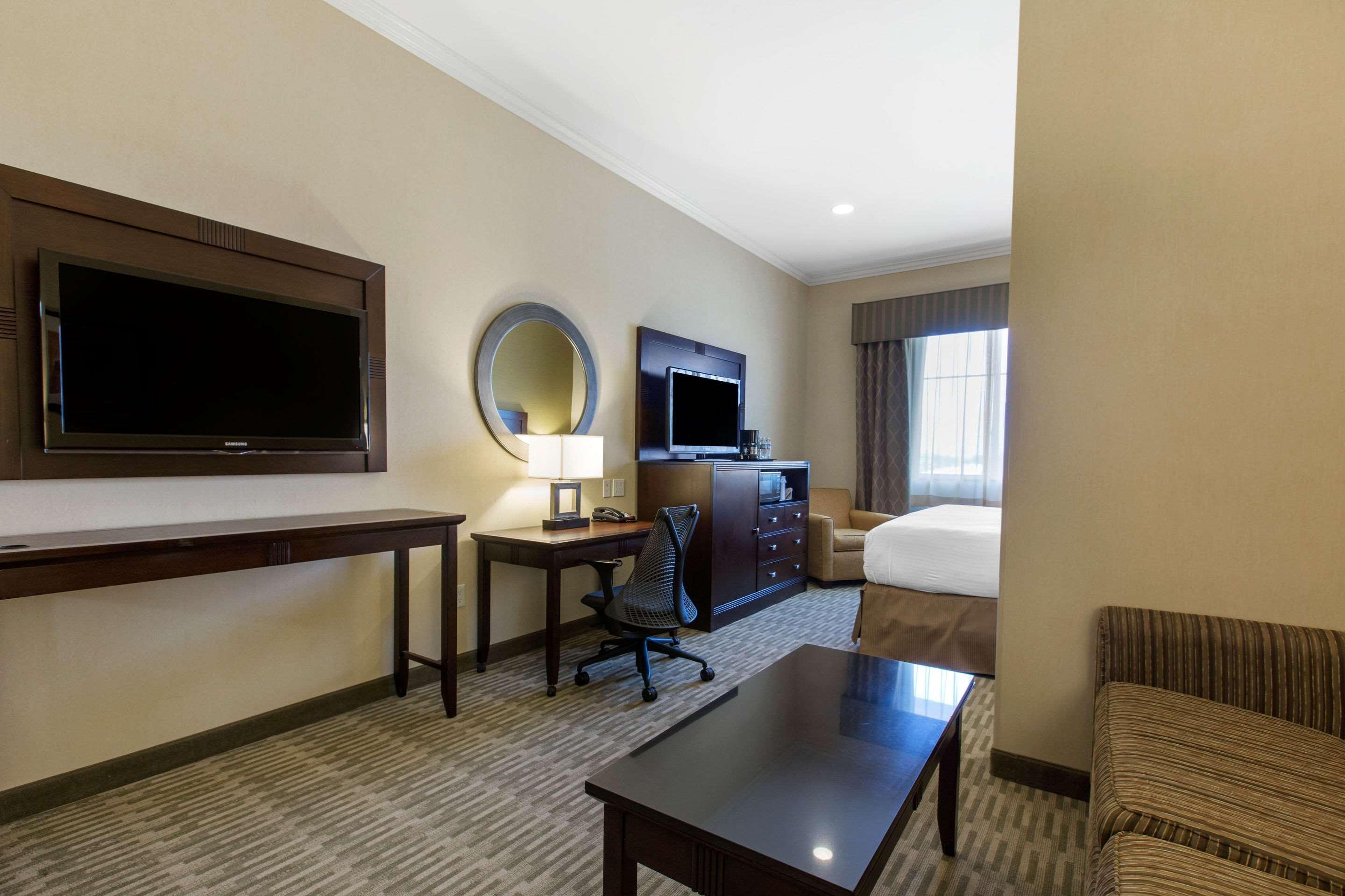 The Oaks & Hotel Paso Robles