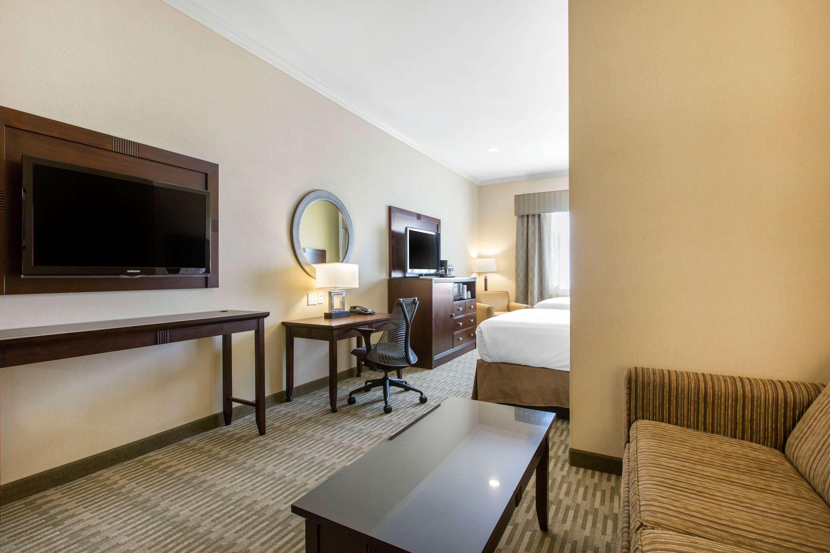 The Oaks & Hotel 4*