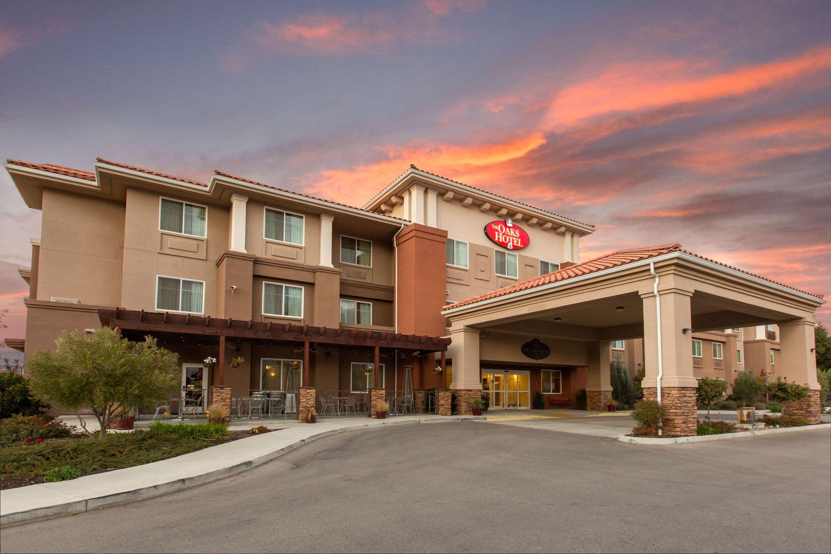 The Oaks & 4* Paso Robles
