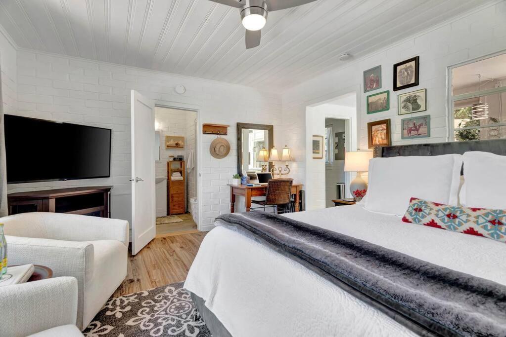 Holiday home Hilltop 1 Bed/1 Bath Close To Downtown Paso *