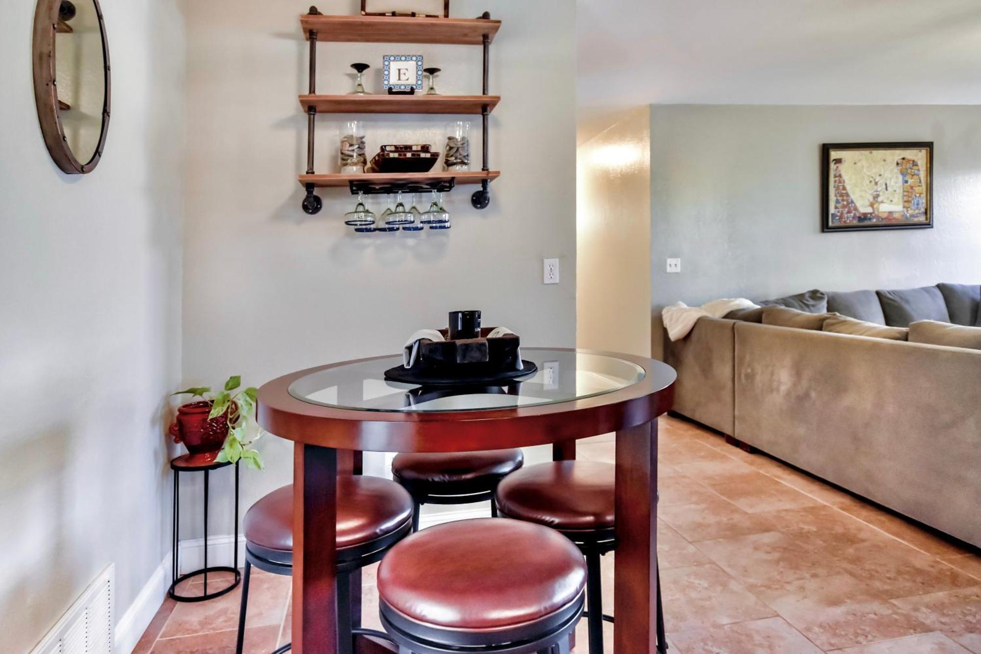 Wine Country Retreat - For The Solo Traveler Homestay *