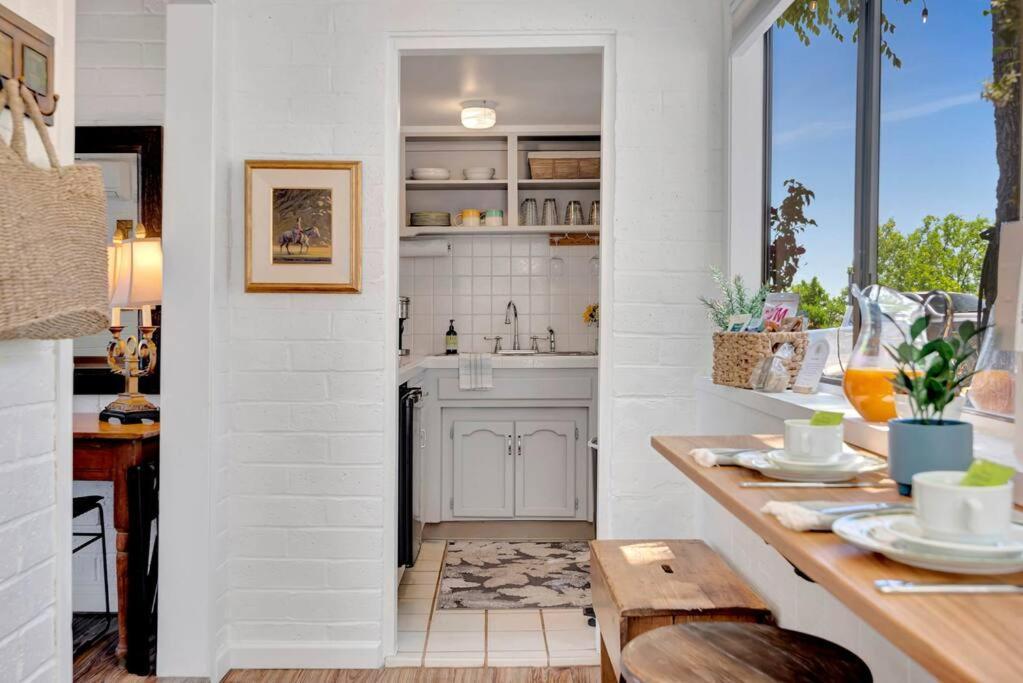 Hilltop 1 Bed/1 Bath Close To Downtown Paso Holiday home