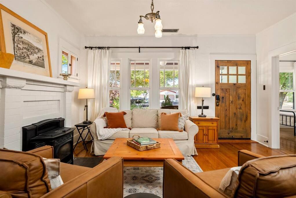 Vine Street Bungalow-hot Tub, Ev, Walk To Town Holiday home