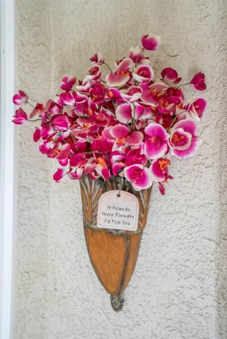 Manzanita Manor-whimsical Art & Near Downtown *