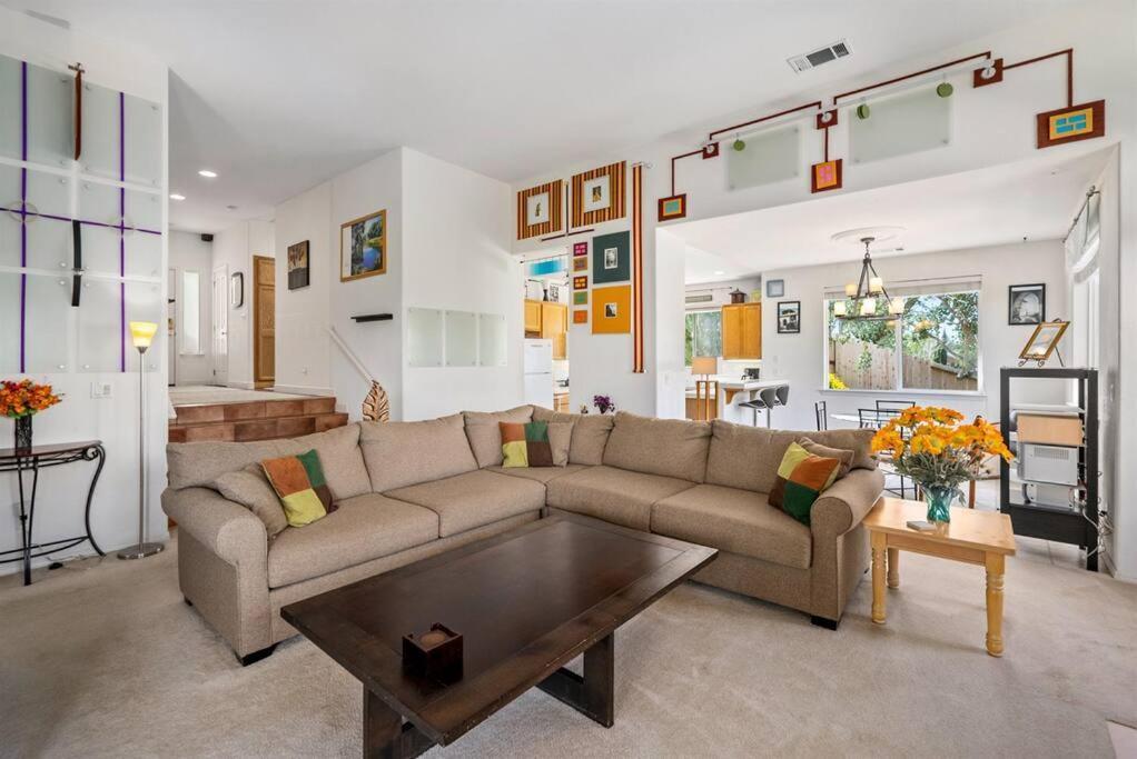 Holiday home Manzanita Manor-whimsical Art & Near Downtown *