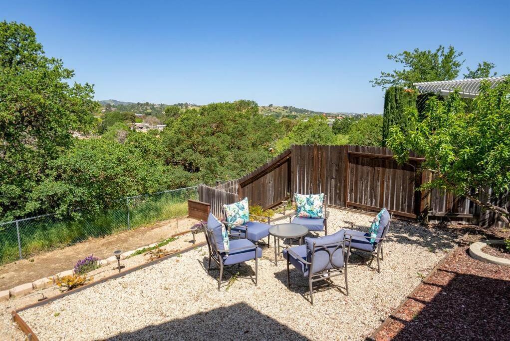 Holiday home Manzanita Manor-whimsical Art & Near Downtown