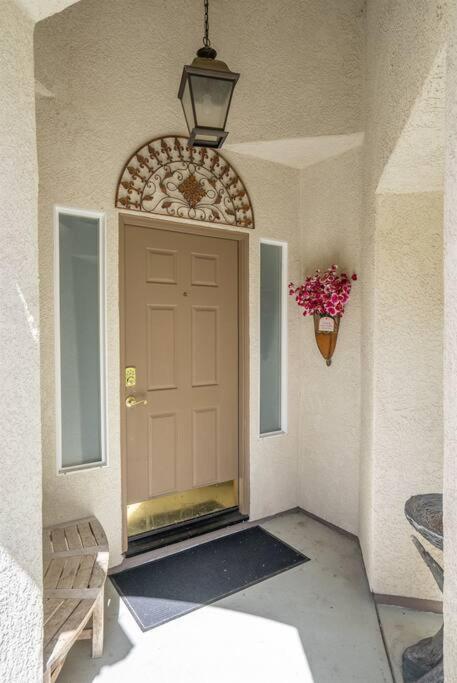 Holiday home Manzanita Manor-whimsical Art & Near Downtown