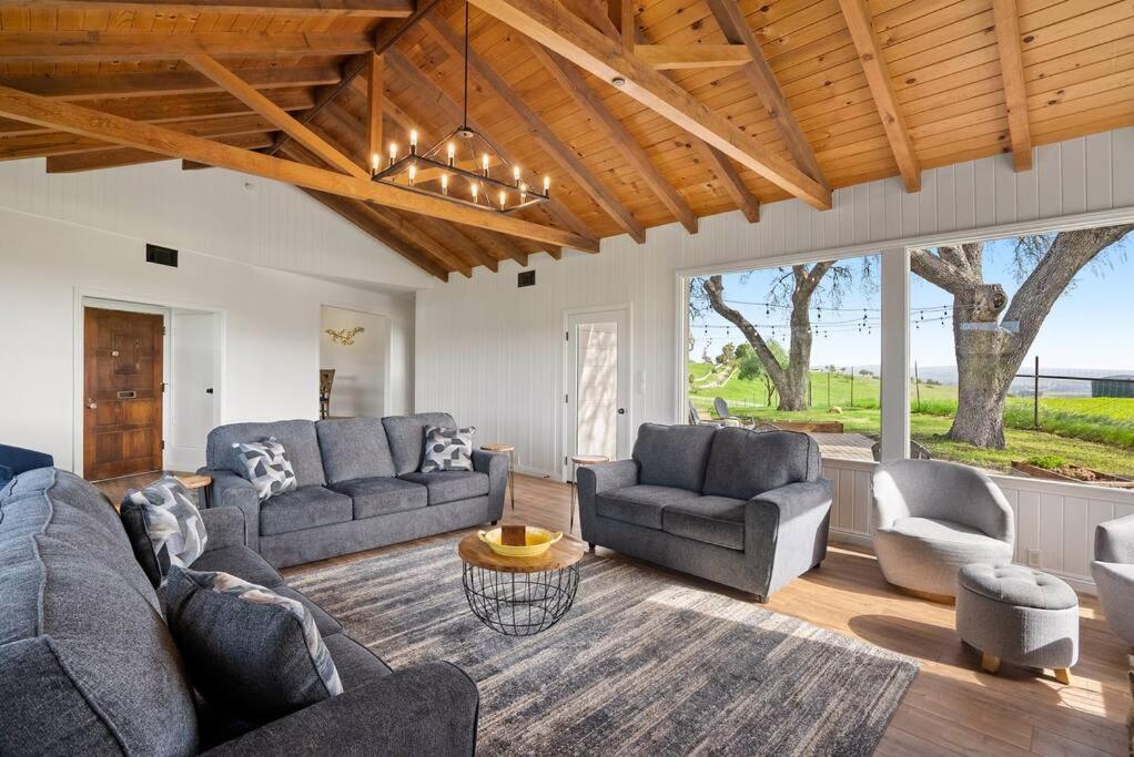 Villa Vina Vista Estate With Heated Pool & 360 Views