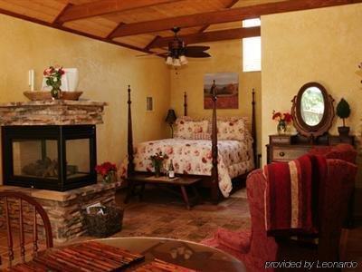 Creekside Of Paso Robles Bed & Breakfast 3*