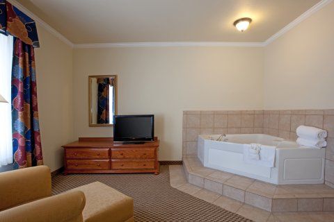 Express & - By Ihg Hotel Paso Robles