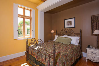 Calipaso Winery & Bed & Breakfast Paso Robles