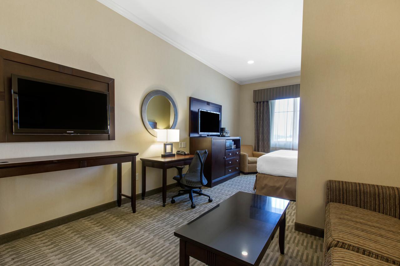 Hotel The Oaks & 4*