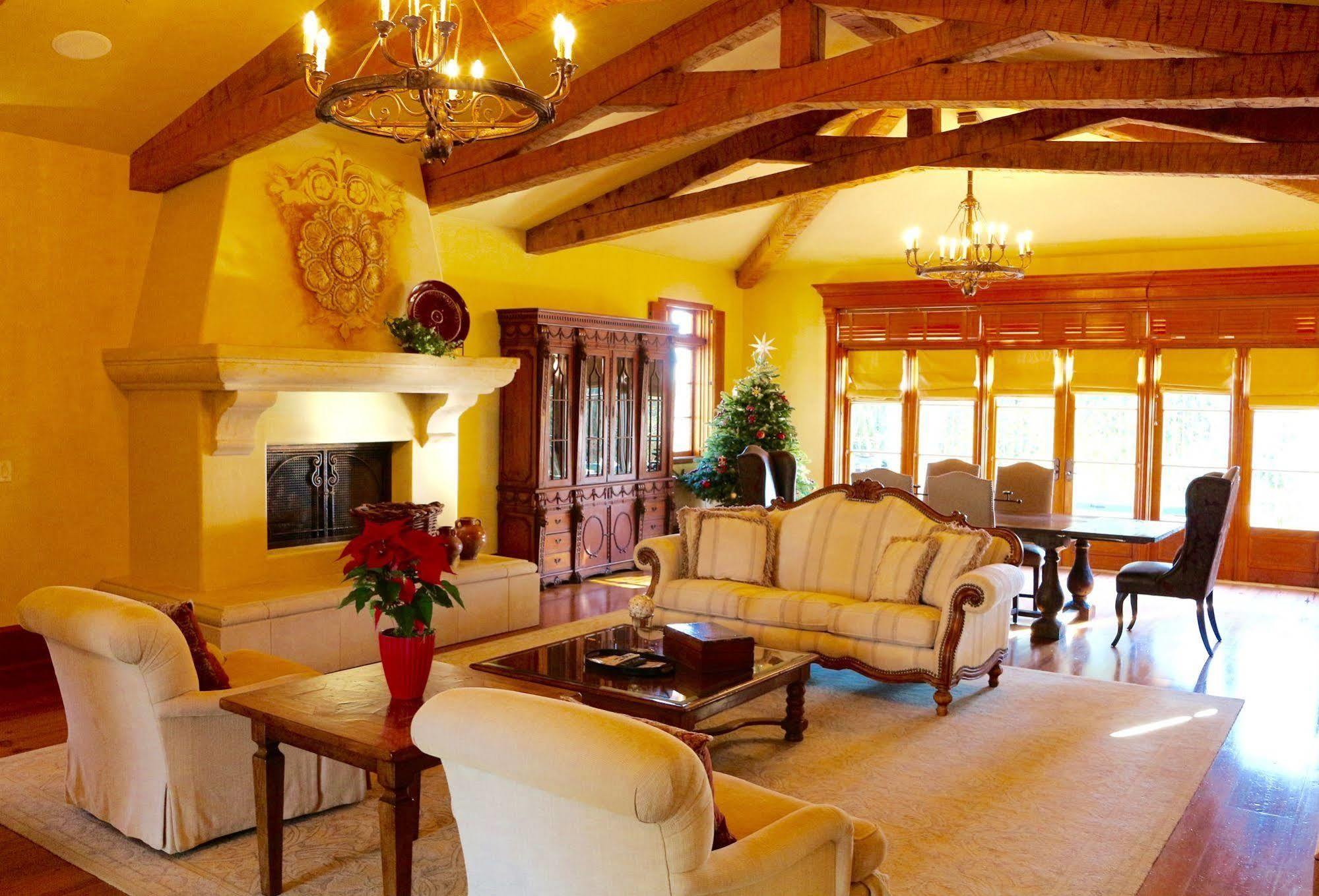 Calipaso Winery & 4*