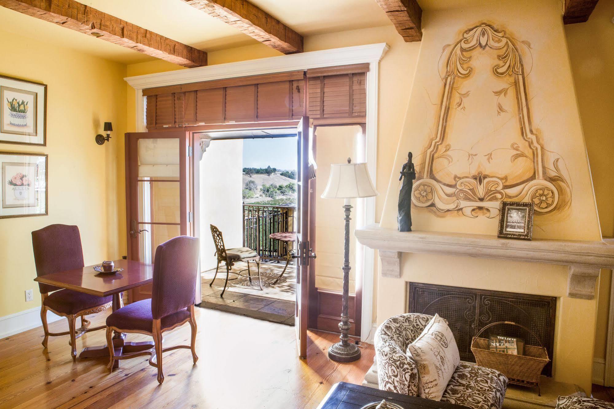 Bed & Breakfast Calipaso Winery &