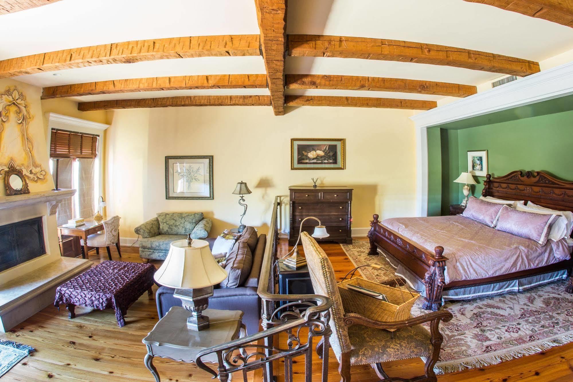 Bed & Breakfast Calipaso Winery & 4*