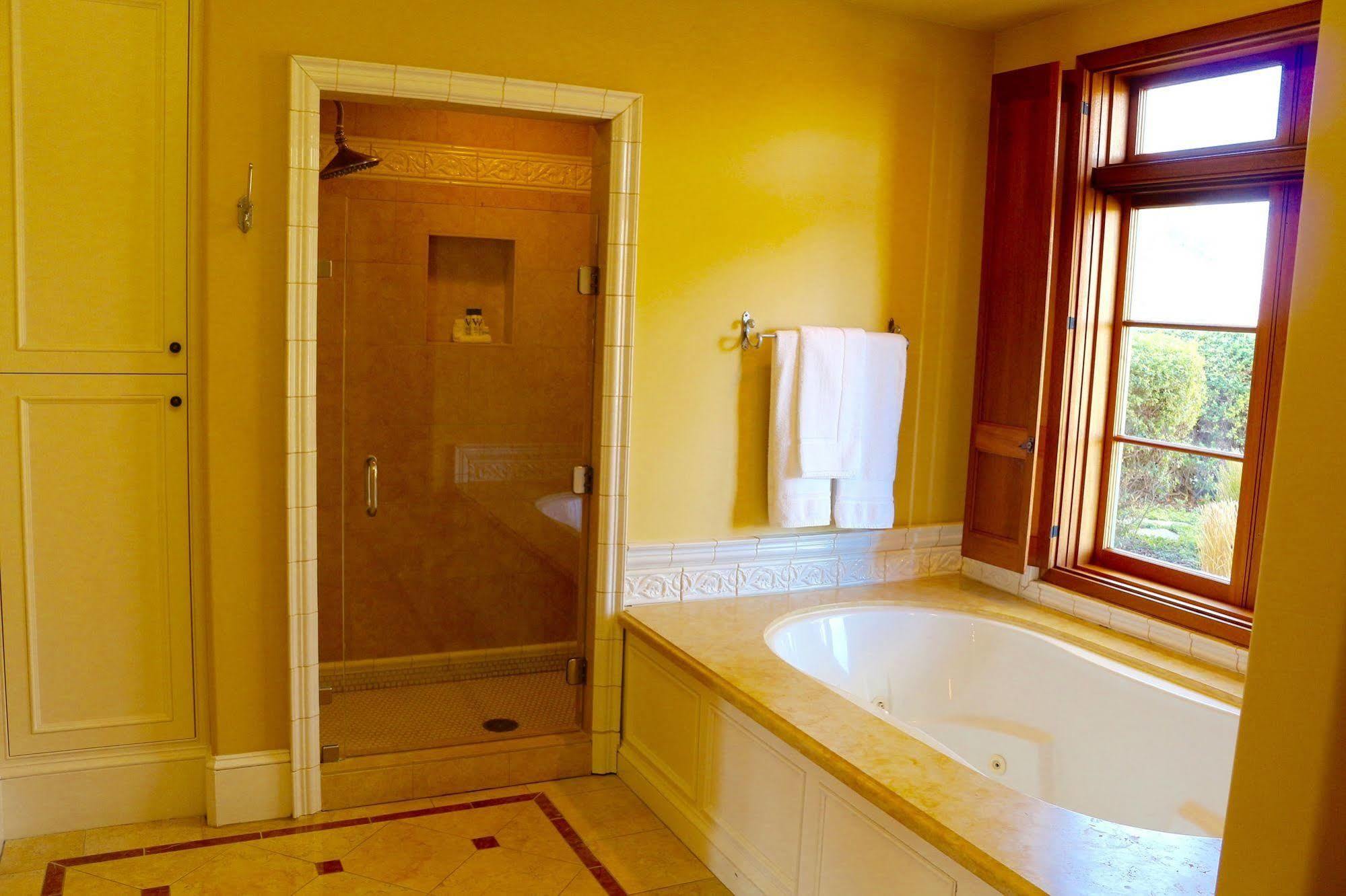 Calipaso Winery & Bed & Breakfast