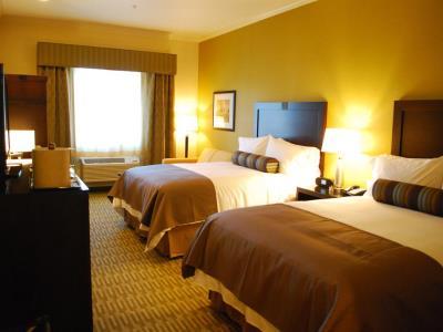 The Oaks & Hotel