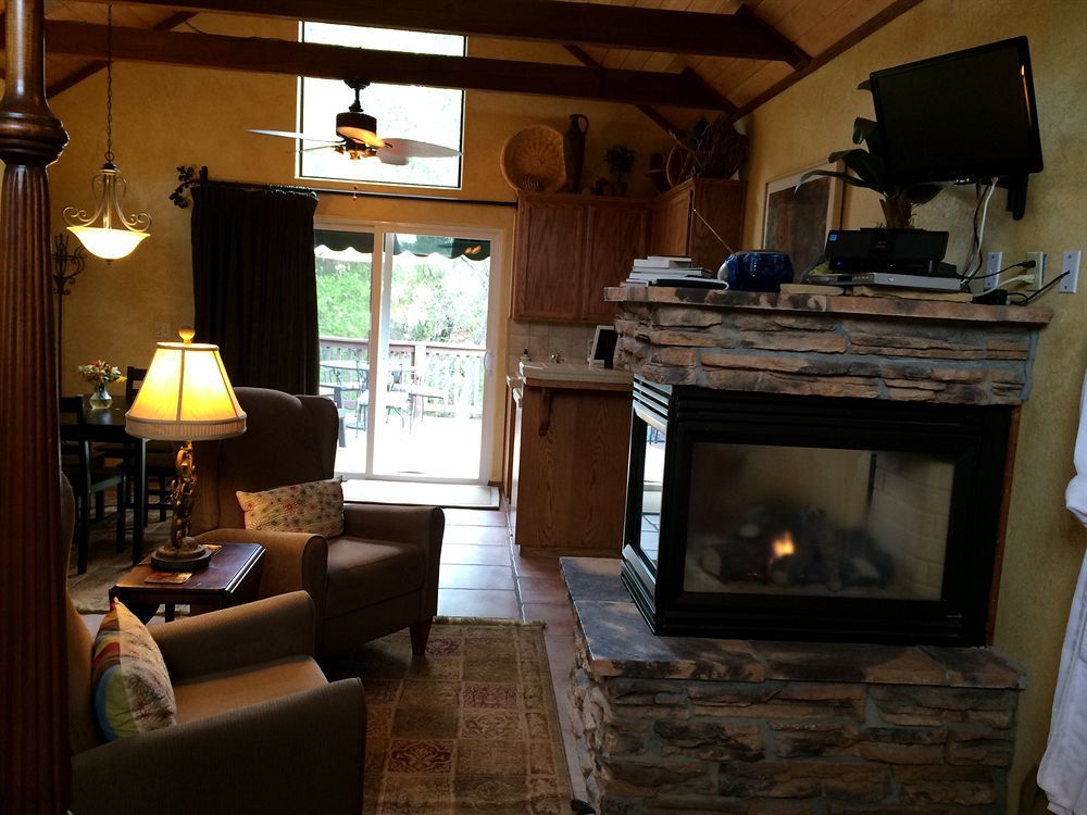 Creekside Of Paso Robles Bed & Breakfast